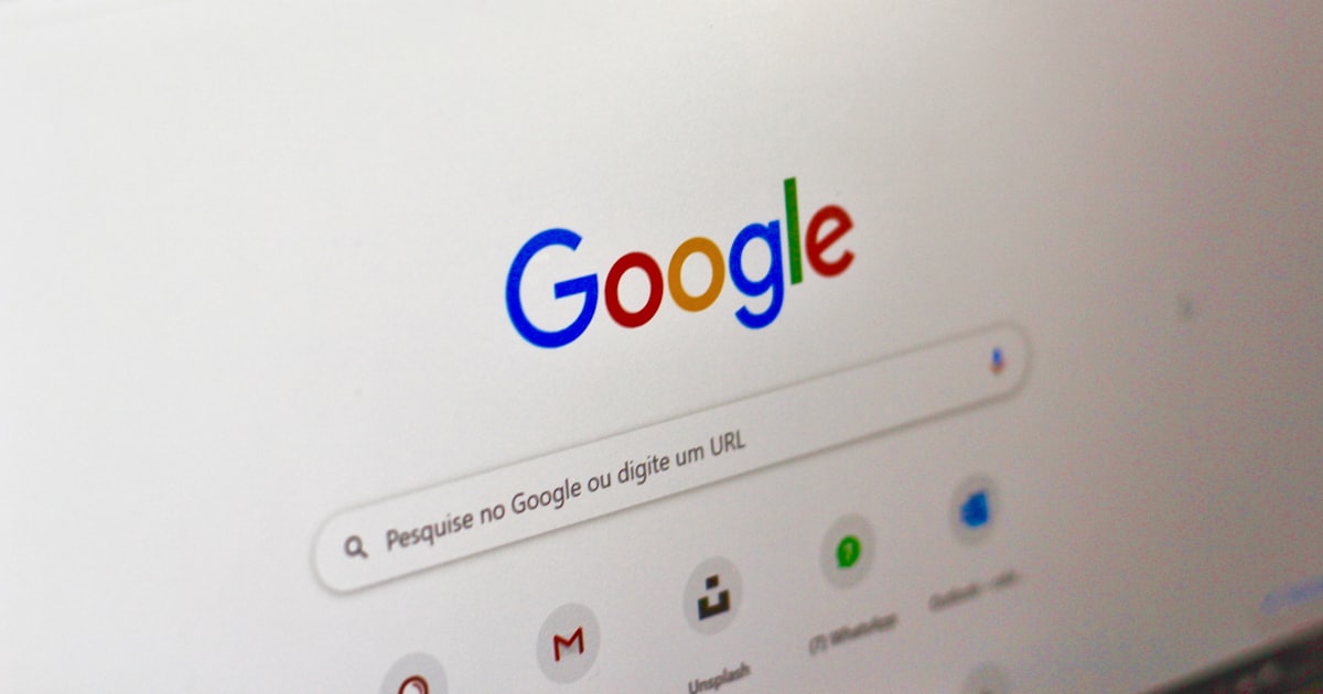 Página de busca do Google aberta na tela de um computador